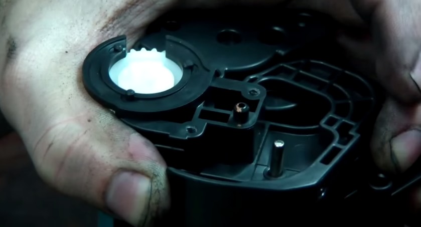 Установите штифт с другой стороны