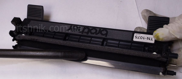 Очистка резервуара с тонером