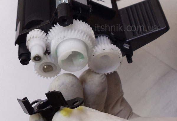 Втулка магнитного вала снята