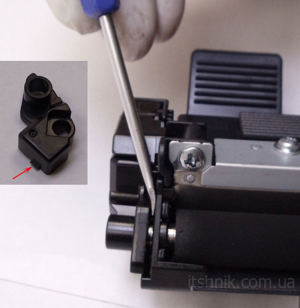 Снимите втулку магнитного вала