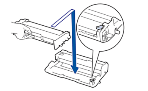 Установка нового тонера для лазерного принтера Brother в барабан формирования изображения
