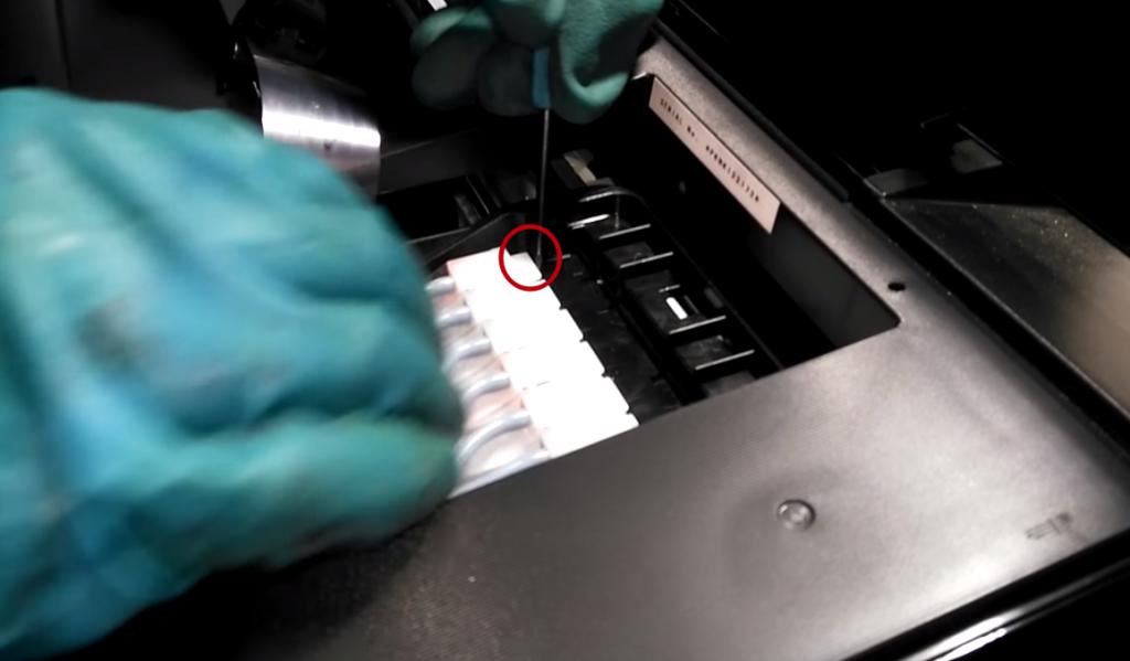 Защелки на картридже