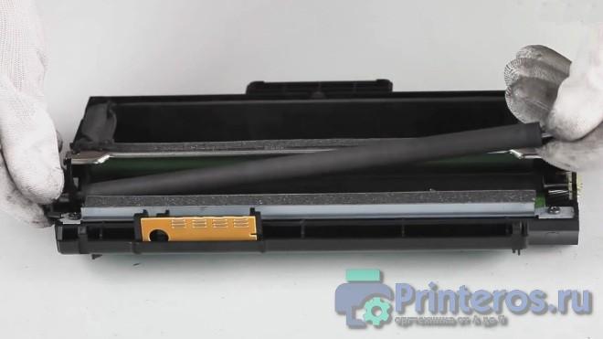 Установка ролика заряда