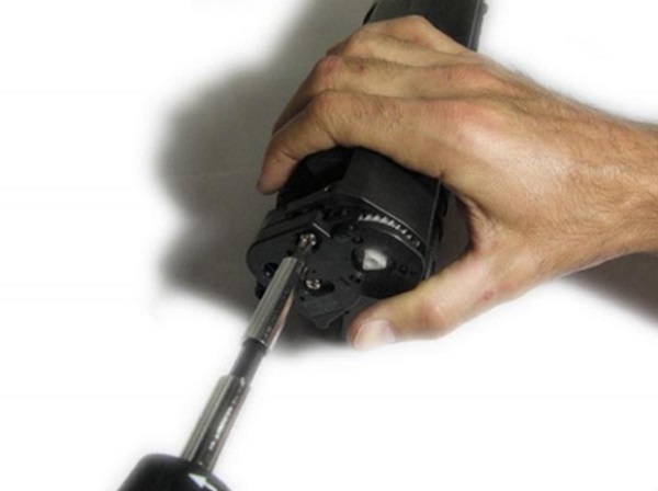 Снятие заглушек корпуса