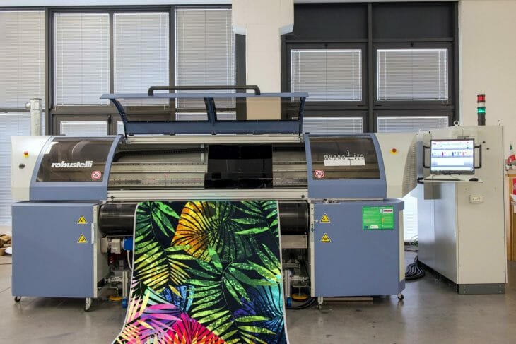 Промышленный текстильный принтер