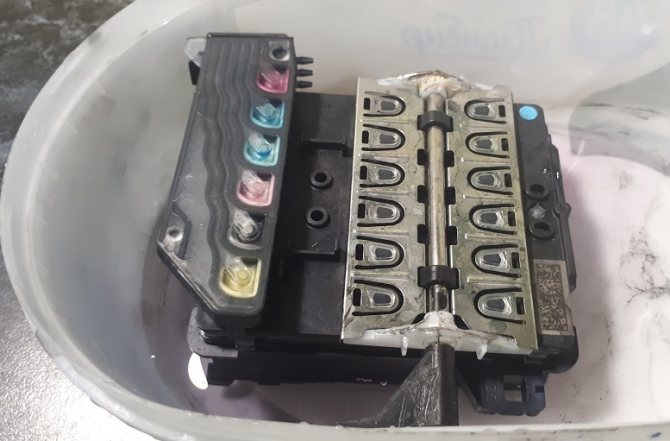 чистка печатающей головки HP с демпферными камерами