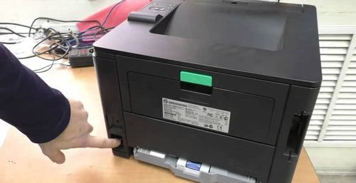 Извлечение картриджа из принтера НР