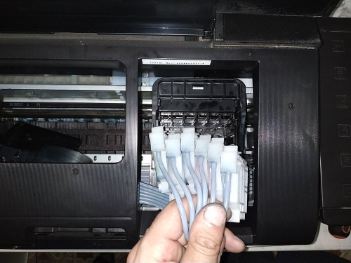 Удалены картриджи для принтера Epson L800