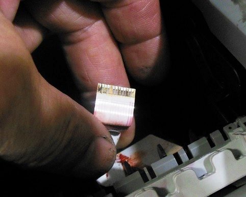 залитый шлейф головки Epson XP