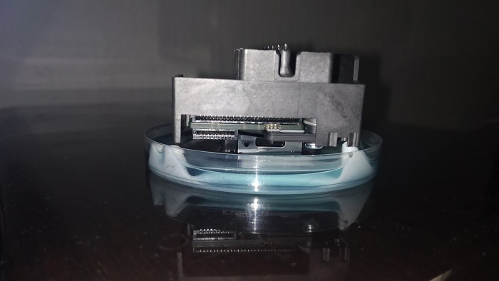 Замоченная печатающая головка принтера Epson 1410